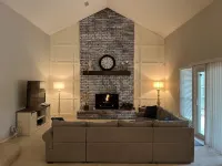 Darling 3-bedroom Duplex with Gameroom!