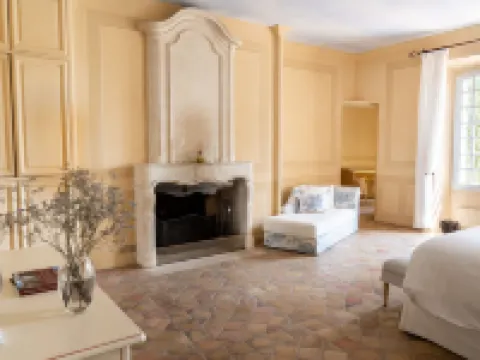 Château les Crostes Hotels in Lorgues