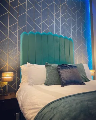 The Law House by the Opulence - Free City Centre Parking Hotels in Bradford