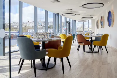 Tŷ Milford Waterfront Отели в г. Тьерс Кросс