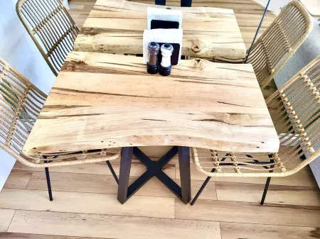 Ocean Breeze - Ocean Front at Symphony Beach Club! Отели в г. Ормонд Бич