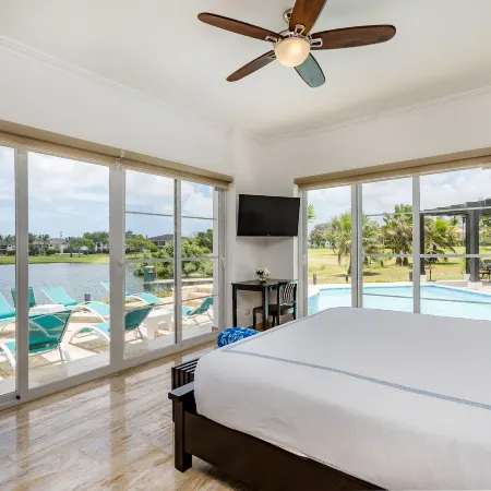 Amazing Private Villa with Chef & Maids
