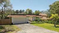 3-Bedroom w/ King House in Renown Boca Raton, Pool, 12 min. to beach