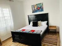 Lux Suites Tatu City Vacation House