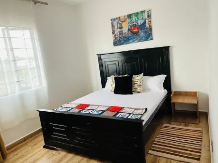 Lux Suites Tatu City Vacation House