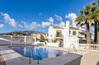 La Campana Apt with Pool by Costarentals - Ref 60