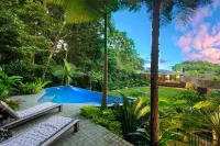 The Planchonella House - Eco Stay de Luxe - 5-Star