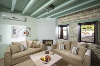 Phaistos Villas - Villa Kastalia Poolside Retreat