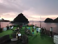 베르뒤르 로터스 그란데르 크루즈 온 하롱 베이