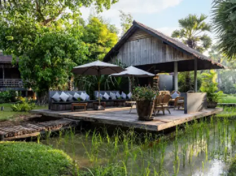 ศาลา ลอดจ์