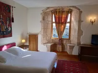Le Vieux Chateau Hotels in Saint-Jean-de-Sauves