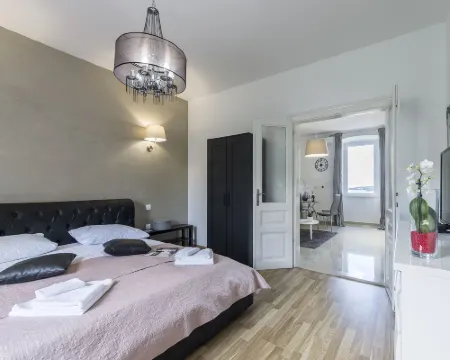 Captain Emo City Apartments Hotels in Pula