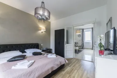 Captain Emo City Apartments Hotels in 