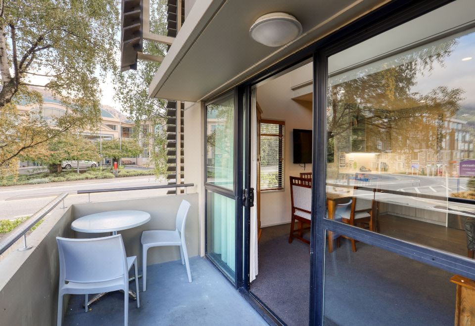 퀸스타운 시내 중심가에 가까운 가든 코트 스위트의 외관