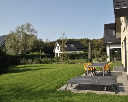 アトラクティブ ホリデーホーム ウィズ サウナ デ・コーフのホテル