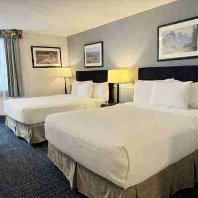 Divya Sutra Plaza and Conference Centre Calgary Airport Rooms