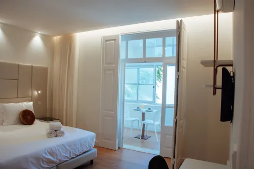 Le Premier Lisbon Suites - Bed and Breakfasts