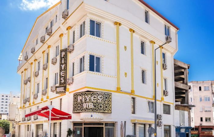 Piyes Otel