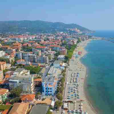 Gabri by the Sea with Balcony and Shared Garden - Happy Rentals Others