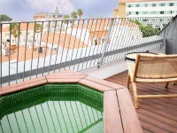 Kavia Hotel do Largo Hotels near شاطئ ريبيرا (Ribeira Beach)