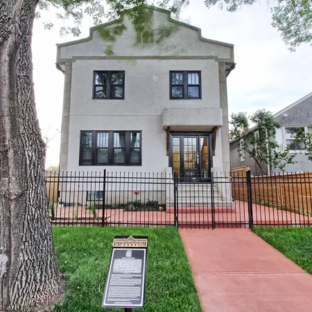 New Dt Apartment Walk To All
