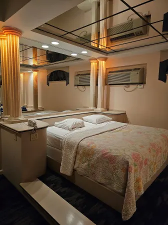 Loop Inn Motel Отели в г. Рауэй