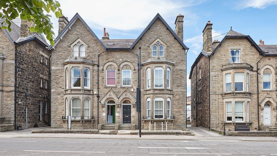 Host & Stay - Parkside Villa