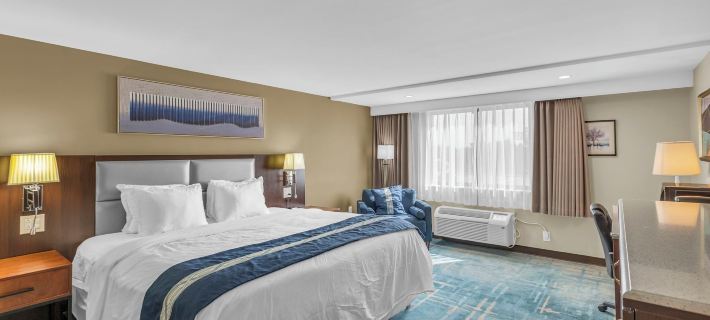 Baymont by Wyndham Kansas City North โรงแรมในแคนซัสซิตี