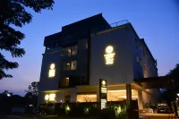 Hotel Grand Serene, Mysore Hotel in zona Mysore Maharajah's Palace (Amba Vilas)
