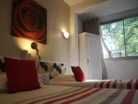 Hôtel Trianon Tours โรงแรมในตูร์