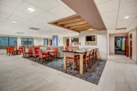 Holiday Inn Express & Suites Greenville Airport Hotel di Greer