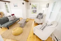 Cute, Renovated Historic Home on River, Walk to Downtown