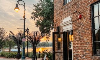 Hatchery Riverside Hotel & Event Venue