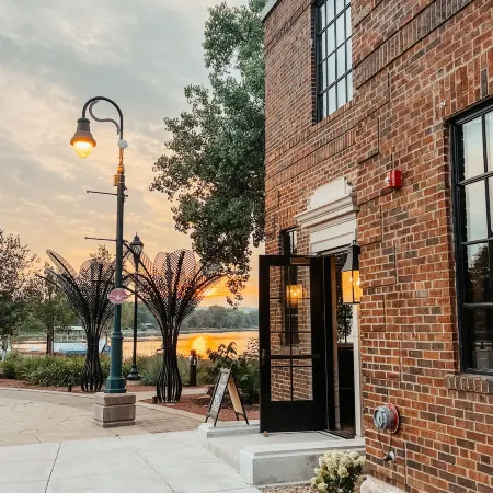 Hatchery Riverside Hotel & Event Venue