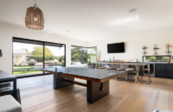 Spacious 6-bdrm Resort home in Scottsdale , Sleeps 16+ fitness room, Pickleball