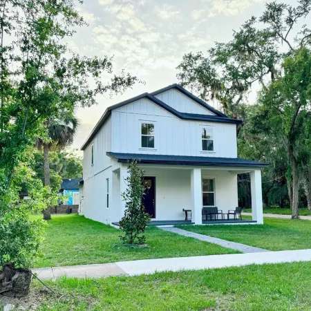 The Hub on Cypress Ave - walk to downtown Sanford