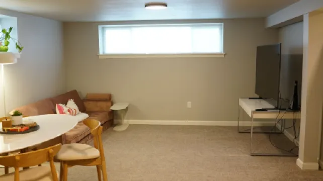 Modern 1Br Near Providence & Boeing - Fast WiFi & Work Desk