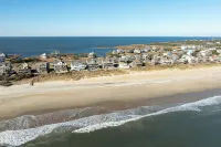 8BR Oceanfront in OBX w/ Heated Pool & Hot Tub!