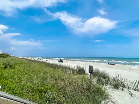 Exclusive Balcony and Resort Amenities - Delightful Ocean View