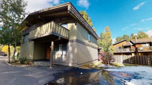 Spacious Layout with Pool Access and Views - Gorgeous Mountain Retreat