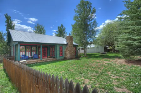 Charming Historic Home with Scenic Views - Cozy Mountain Retreat