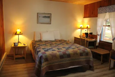 Blueberry Hill Motel Hotels in Long Lake