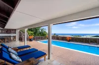 Breathtaking Ocean Views and Secluded Outdoor Pool - Charming Hawaiian Retreat