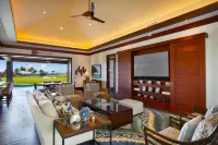 Private Plunge Pool and Stunning Amenities - Luxurious Stylish Retreat