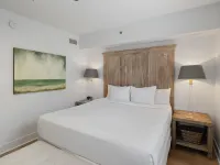 Serene Corner Condo with Resort Amenities - Stunning Oasis Hotels near Sandestin Golf and Beach Resort