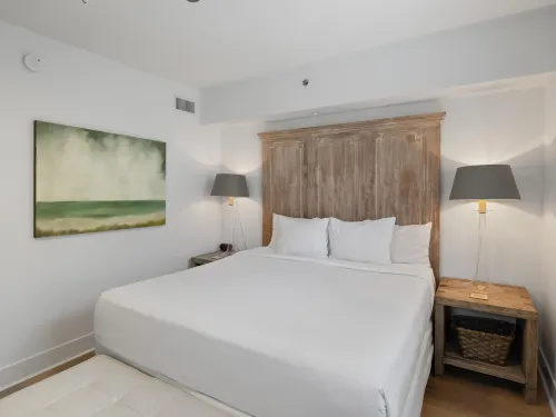 Serene Corner Condo with Resort Amenities - Stunning Oasis