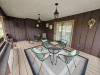 Charming 3-bedroom house with 1000sqft arcade style game room in awesome Bristol