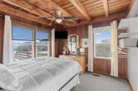 Beautifully Appointed Decor and Beach Proximity - Gorgeous Coastal Getaway