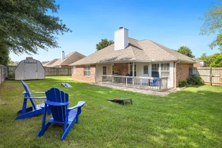 Mountain Bike Retreat and Game Room - Stylish Modern Haven Отели в г. Сентертон