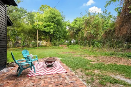 Midnight Sanctuary at Mystic Falls - 3 Bed 2.5 BA Home 1 mi to Covington Square